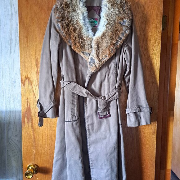 Vintage Women's Tan Trench Coat - Picture 1 of 5